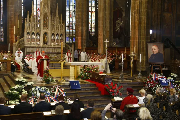 La Messa che ha celebrato il ritorno delle spoglie del Cardinale Joseph Beran a Praga, Cattedrale San Vito, Venceslao ed Adalberto, 21 aprile 2018 / PD