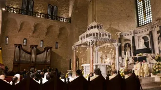 Dalle diocesi: Bari accoglie il Papa e a Torino si parla di lavoro 