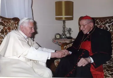Il Cardinale Canestri con il Papa Benedetto XVI, aprile 2011 |  | Apostole del Sacro Cuore di Gesù