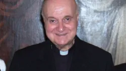 Il Cardinale Angelo Comastri / Wikipedia