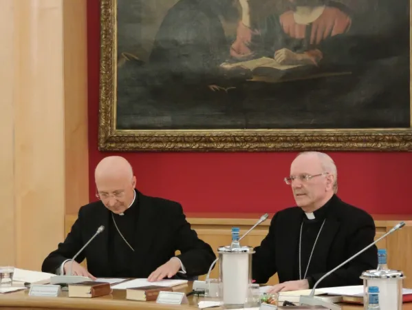 Il Cardinale Angelo Bagnasco con Mons. Nunzio Galantino |  | Marco Mancini Acistampa