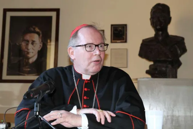 Cardinale Eijk | Il Cardinale Eijk durante una conferenza stampa | Bohumil Petrik / ACI Group