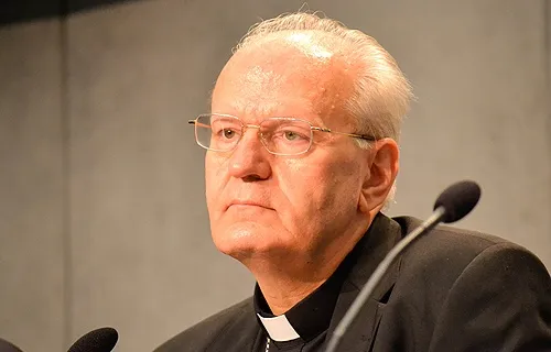 Roma, Sala Stampa Vaticana, 26 Giugno 2014 - il Cardinal Petr Erdo, Arcivescovo di Esztergom - Budapest | Daniel Ibañez