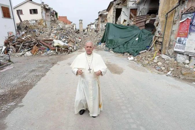 Il Papa nella zona rossa di Amatrice  |  | Osservatore Romano / Aci Group