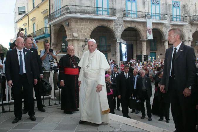 Il Papa al suo arrivo nella Cattedrale de L'Avana |  | Eduardo Berdejo / ACI Prensa