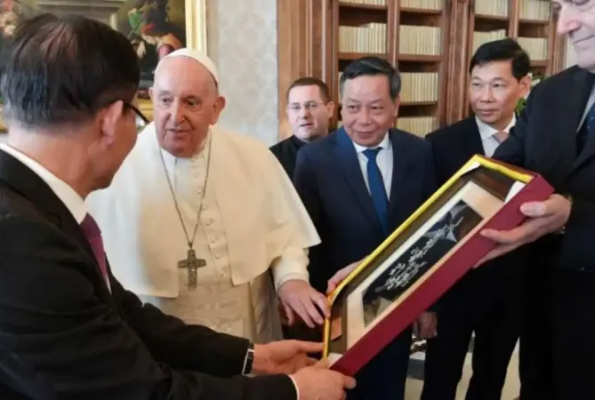 Papa Francesco, Vietnam | Papa Francesco con la delegazione del Partito Comunista Vietnamita, 18 gennaio 2024 | Vatican Media
