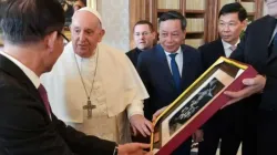 Papa Francesco con la delegazione del Partito Comunista Vietnamita, 18 gennaio 2024 / Vatican Media