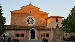 L'abbazia Chiaravalle di Fiastra, con la chiesa dedicata a Santa Maria  / Provincia di Macerata