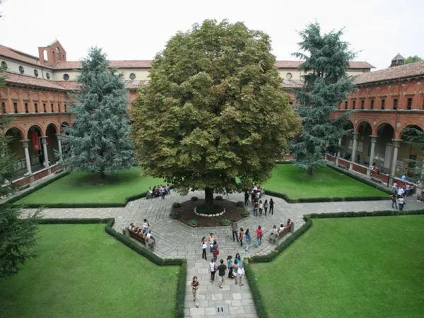 Università Cattolica | il chiostro dell'Università Cattolica di Milano | chiesadimilano.it