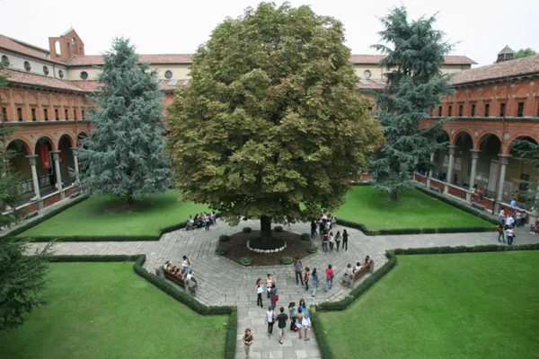il chiostro dell'Università Cattolica di Milano / chiesadimilano.it