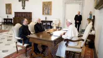 Il Papa a La Civiltà Cattolica: "Siete dei lavoratori, restate aperti al mondo!"