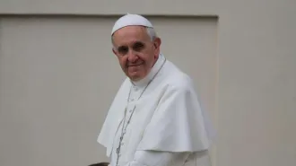 Il Papa riprende a sorpresa i “Venerdì della Misericordia”. Oggi la visita ai non vedenti