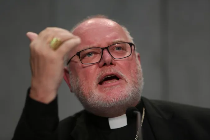 Cardinal Reinhard Marx, presidente della Conferenza Episcopale Tedesca, Sala Stampa Vaticana, 6 novembre 2014 | Daniel Ibáñez / ACI Group
