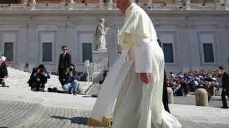 Papa Francesco, due inviati speciali per due congressi eucaristici