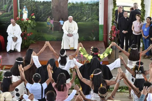 Papa Francesco incontra i popoli dell'Amazzonia durante il recente viaggio in Cile e Perù / Vatican Media / ACI Group
