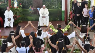 Papa Francesco ai giovani indigeni: “Tornate alla cultura delle origini”