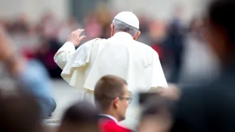 Papa Francesco spiega gesti e simboli del sacramento della Cresima