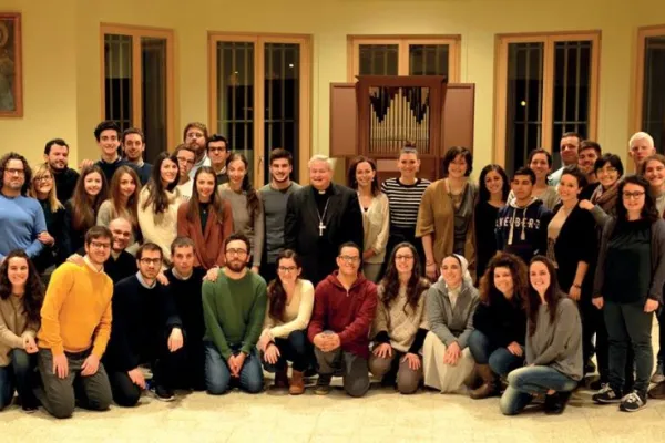 Il vescovo Mario Toso con giovani della diocesi di Faenza / Diocesi di Faenza- Modigliana