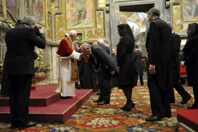 Benedetto XVI al termine di una udienza al Corpo Diplomatico accreditato presso la Santa Sede
 | Vatican News da blograffaella