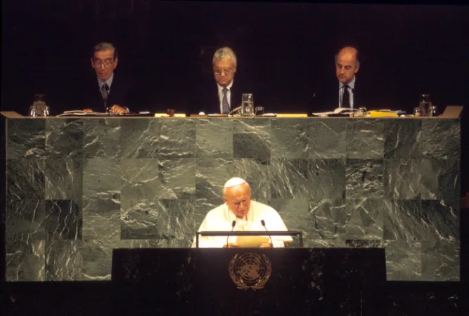 Giovanni Paolo II alle Nazioni Unite di New York il 5 ottobre 1995 | ©CATHOLICPRESSPHOTO