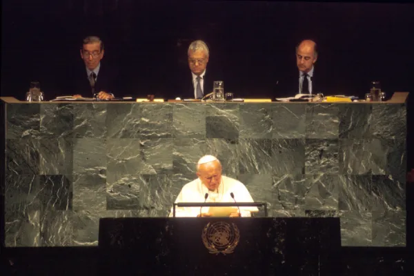 Giovanni Paolo II alle Nazioni Unite di New York il 5 ottobre 1995 / ©CATHOLICPRESSPHOTO