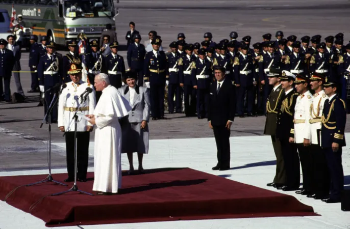 L'arrivo di Giovanni Paolo II in Cile |  | ©GIANCARLO GIULIANI/CPP