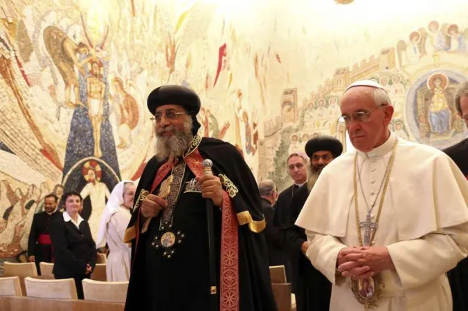 Papa Francesco e Tawadros | Papa Francesco e il patriarca copto Tawadros  | Vatican pool / CPP