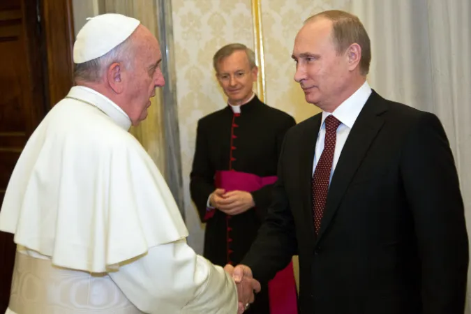 Papa Francesco riceve Vladimir Putin, 25 novembre 2013 |  |  ©POOL/CATHOLICPRESSPHOTO
