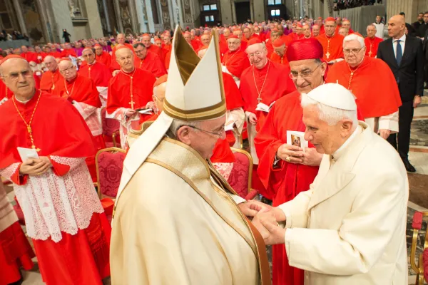 Papa Francesco e Benedetto XVI Concistoro 14 febbraio  2015 / ©ServizioFotograficoOR/CPP