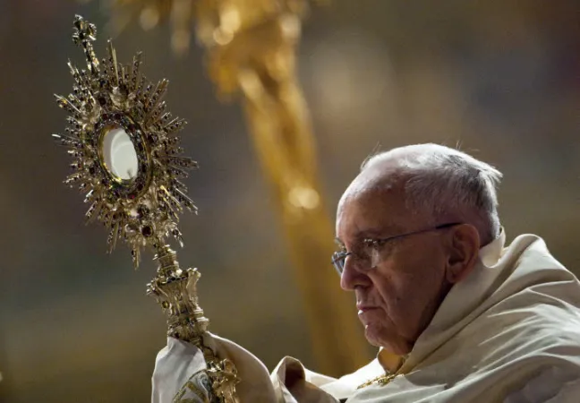 Il Papa benedice al termine della processione del Corpus Domini  | Alessia Giuliani /CPP