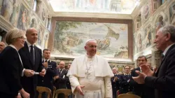 L'incontro del 2015 di Papa Francesco con l'Ispettorato Vaticano  / Vatican News / Archivio ACI Stampa