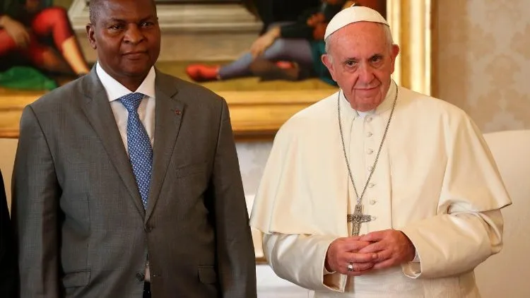 Papa Francesco e il presidente Touaderà | Papa Francesco e il presidente Touaderà nel loro incontro del 2016 | Vatican News 