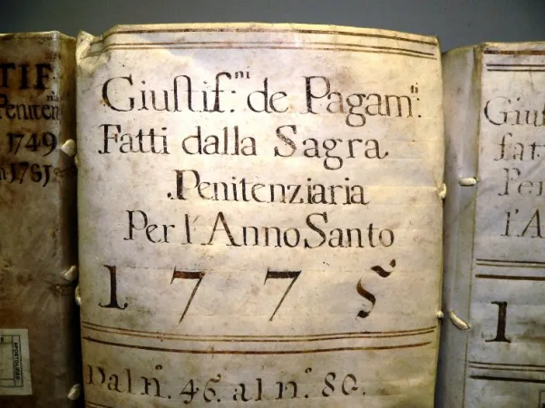 Un volume di archivio della Penitenzieria apostolica  |  | www.penitenzieria.va