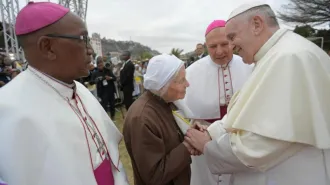Papa Francesco ai religiosi del Madagascar: "Non lasciamoci rubare la gioia missionaria"