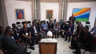 Papa Francesco con i gesuiti in Mozambico: “Non sono meno peccatore di prima”