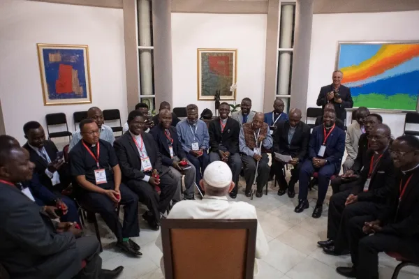 Papa Francesco durante l'incontro con gesuiti del Mozambico, 5 settembre 2019  / Vatican News / Dicastero per la Comunicazione 