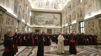 Papa Francesco: "Ogni essere umano è immensamente sacro"