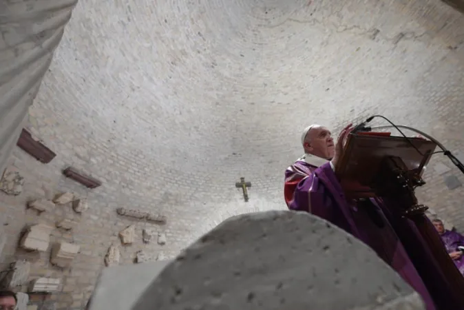 Il Papa celebra la messa nelle catacombe di Priscilla  |  | Vatican Media