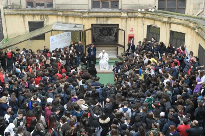 Papa Francesco e gli studenti del Liceo Albertelli  |  | Vatican Media / ACI Group