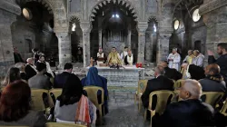 La chiesa di San Tommaso a Mosul durante la Messa per la pace dello scorso anno / Vatican News