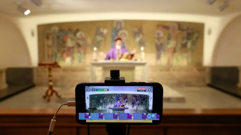 Messa in streaming | Una Messa trasmessa in streaming | Vatican News