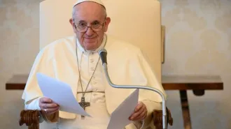 Papa Francesco, “la regola della carità è lavorare con chi la riceve”