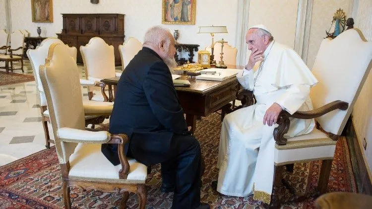 Papa Francesco e fr.Enzo Bianchi il 23.06.2014 durante un incontro |  | Vatican Media / ACI group