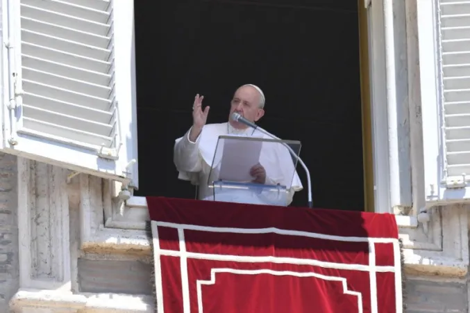 Papa, Angelus |  | Vatican Media / ACI Group