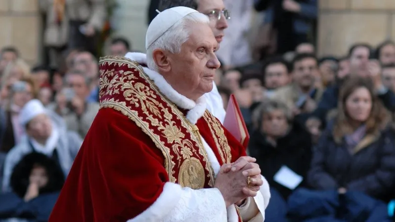 Papa Benedetto XVI a Piazza di Spagna nel 2007 |  | Vatican Media / ACI Group