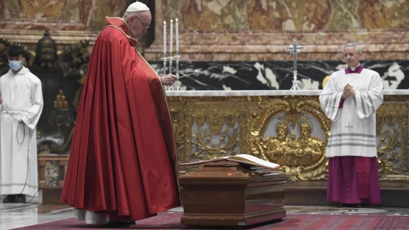 Papa Francesco ai funerali del cardinale Zenon Grocholewski  |  | Vatican Media / ACI group