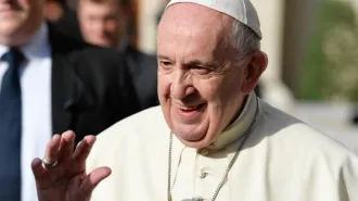 Il Papa: "Andare a scuola da Maria è andare a scuola di fede e di vita"