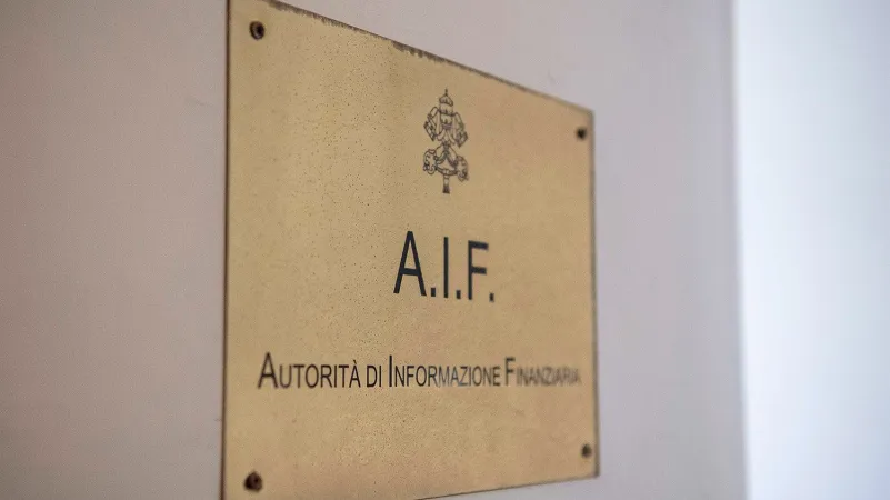 La targa dell'Autorità di Informazione Finanziaria, che si chiamerà ora Autorità di Informazione e Supervisione Finanziaria | Vatican Media