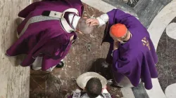 Papa Francesco riceve l'imposizione delle ceneri / Vatican Media / ACI Group