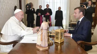Diplomazia pontificia, coronavirus e libertà religiosa, Papa Francesco e Macron